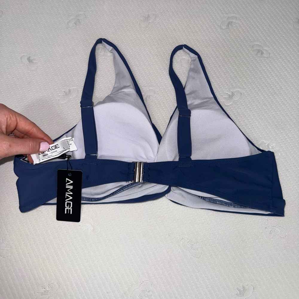 Swimsuit - Picture 4 of 6